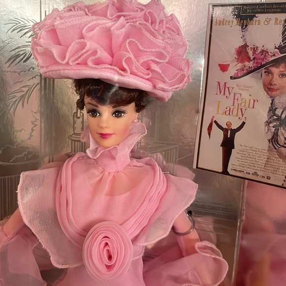 1995 Barbie as Eliza Doolittle in My Fair Lady NIB Mint Condition - Picture 1 of 10